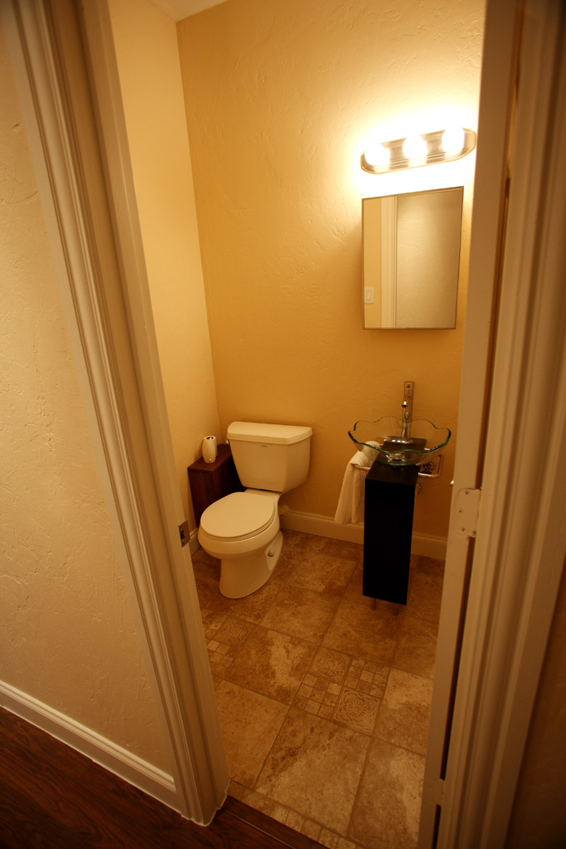 Dallas_photography_video_room_restroom_area